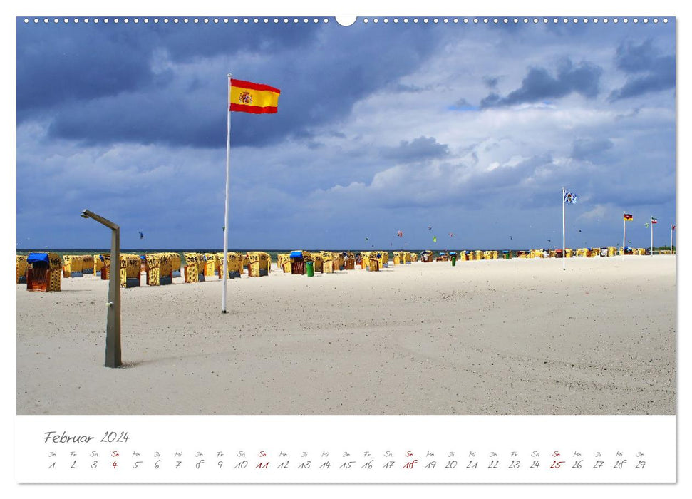 Stations balnéaires sur la côte de la mer Baltique - villas à la mode, chaises de plage colorées, brise de la mer Baltique, sable et mer (calendrier mural CALVENDO 2024) 