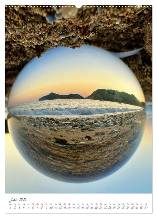Corfou à travers la vue d'une boule de cristal (Calendrier mural CALVENDO Premium 2024) 