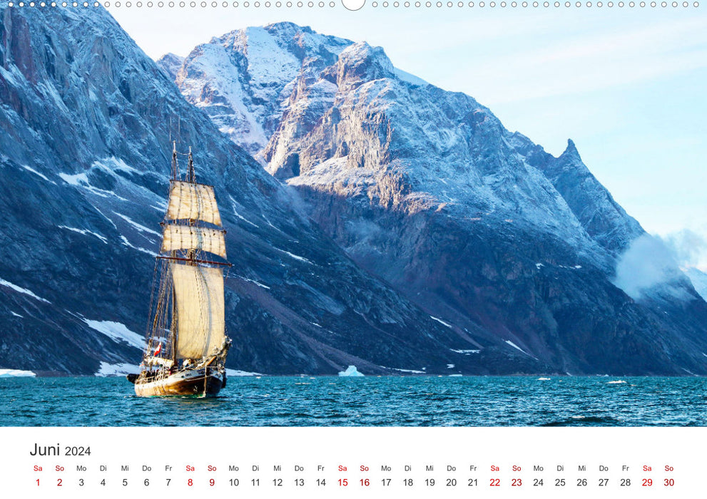 Between the icebergs in Greenland (CALVENDO wall calendar 2024) 