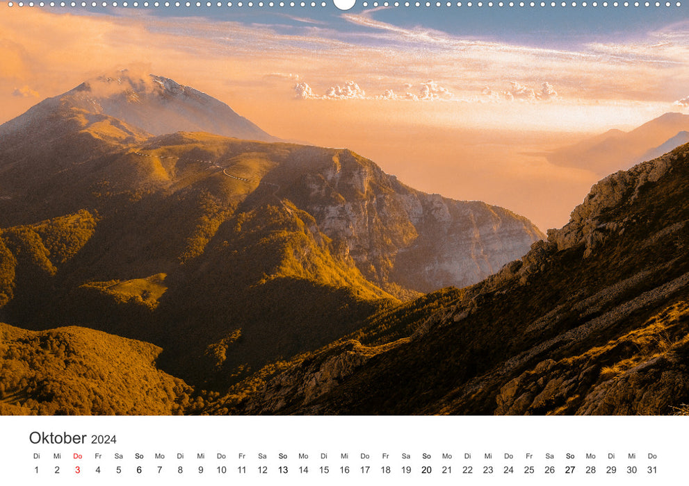 Moments of light - photographs that shine in a special light. (CALVENDO Premium Wall Calendar 2024) 