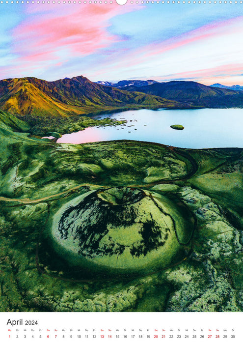 A road trip through Iceland (CALVENDO Premium Wall Calendar 2024) 