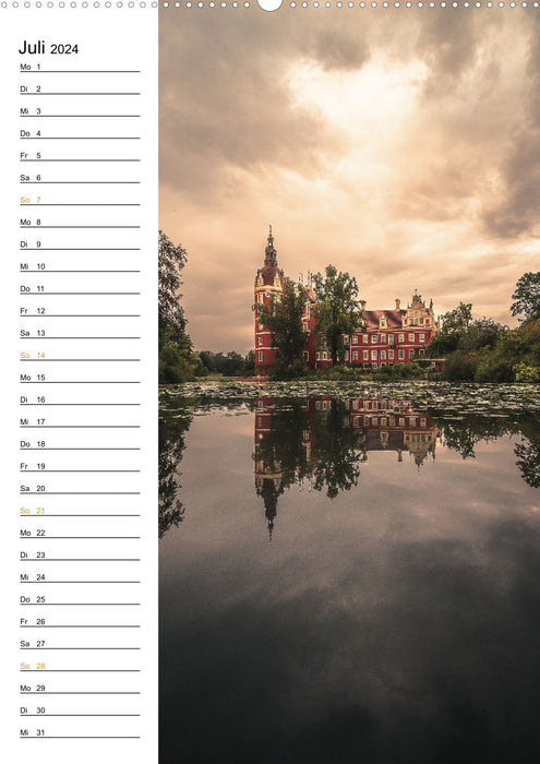 Sachsens Burgen und Schlösser - Beschreibbarer Kalender mit Ortsangaben (CALVENDO Premium Wandkalender 2024)
