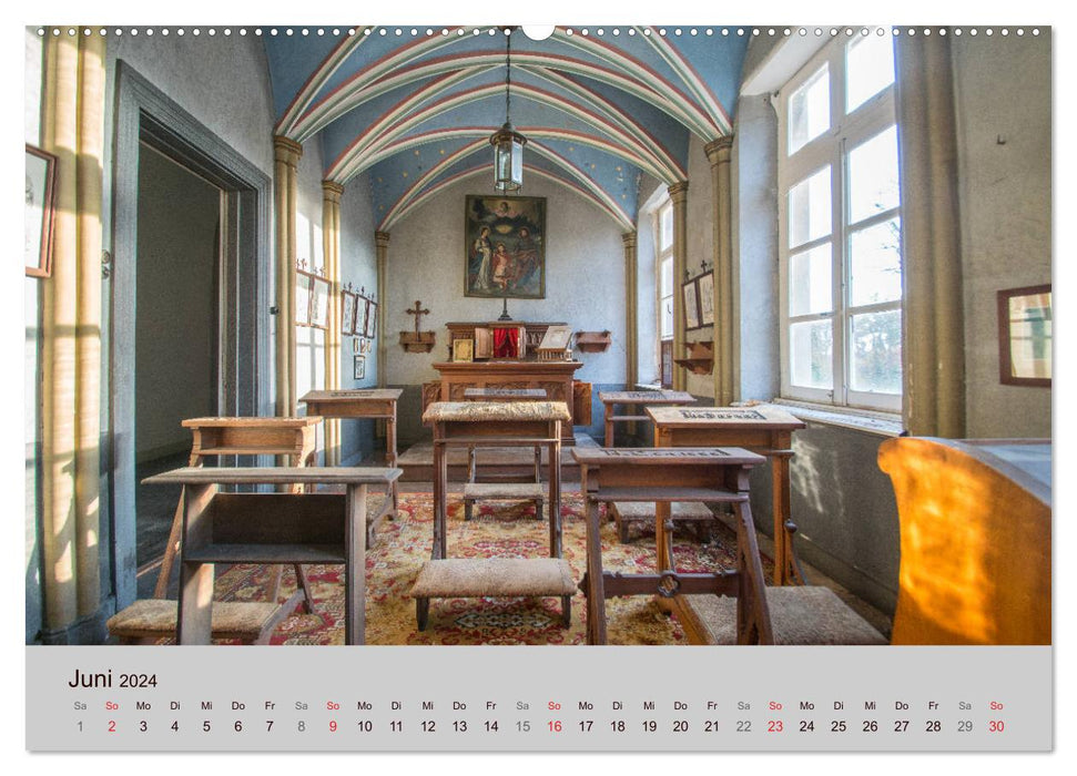 Lost Places - Beauty of Decay (CALVENDO Wall Calendar 2024) 