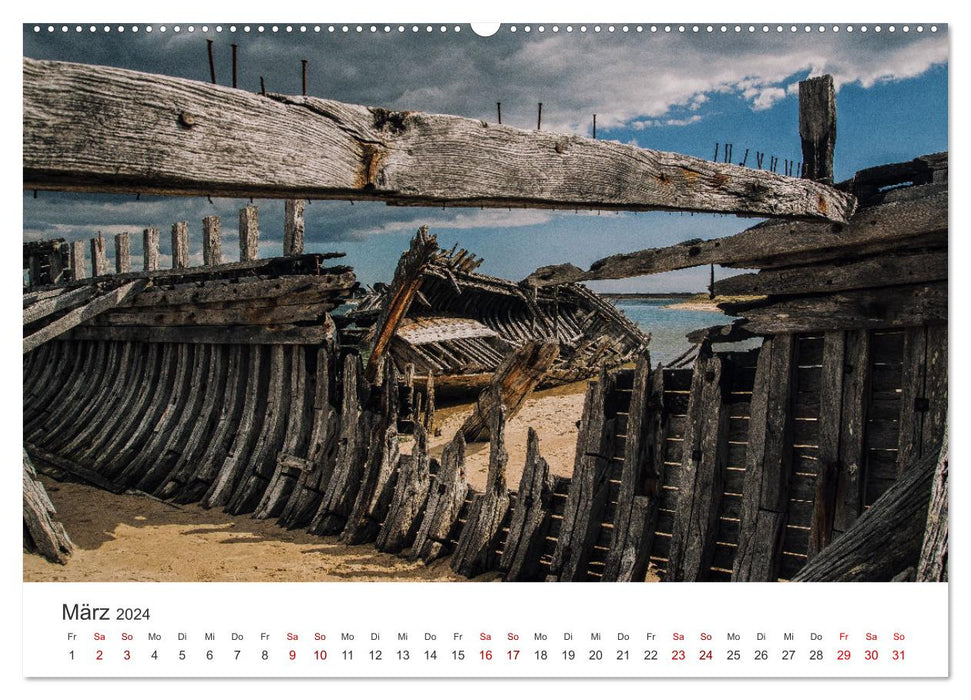 Stranded - Naufrages en Bretagne (Calvendo Premium Wall Calendar 2024) 