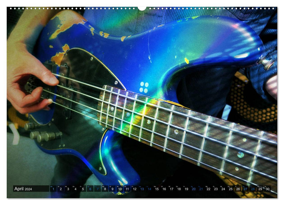 Guitares basses mises en scène (Calendrier mural CALVENDO Premium 2024) 