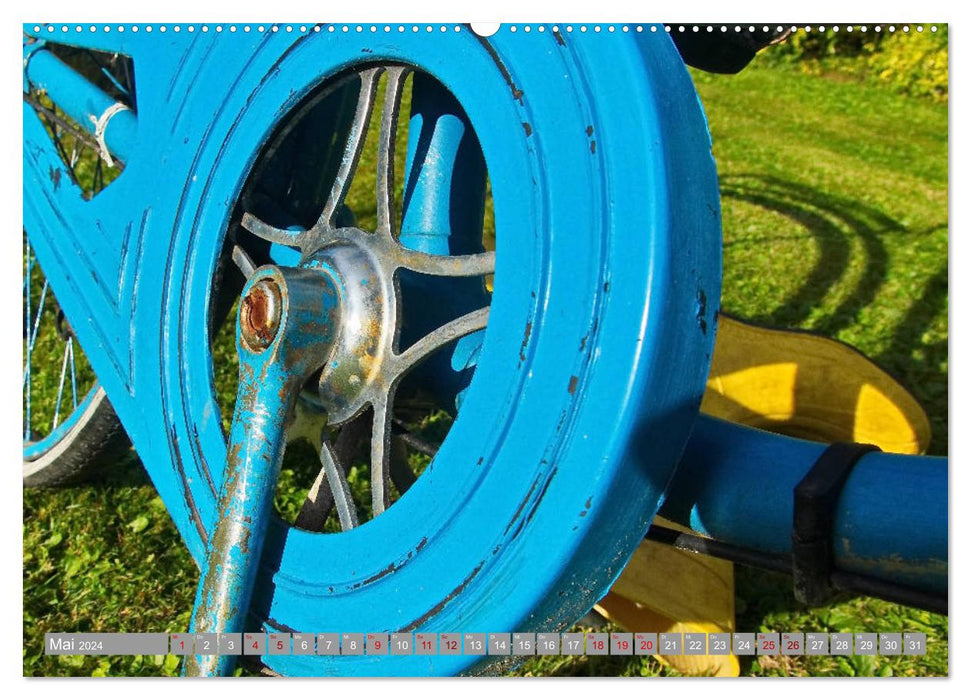 The blue wheel (CALVENDO wall calendar 2024) 