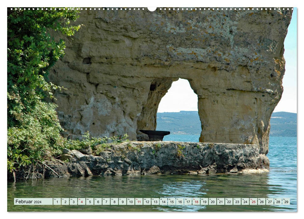 Lake Bolsena Emerald in Lazio (CALVENDO wall calendar 2024) 