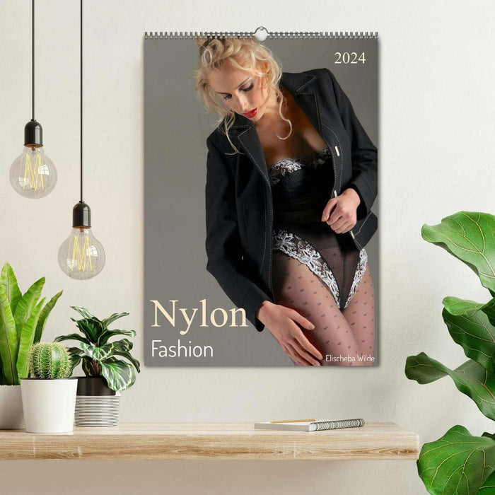 Nylon Fashion avec Elischeba Wilde (Calendrier mural CALVENDO 2024) 