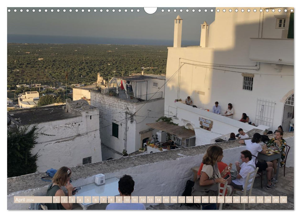 Ostuni - La ville blanche des Pouilles (Calendrier mural CALVENDO 2024) 