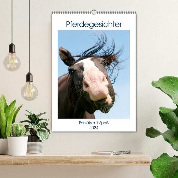 Pferdegesichter - Porträts mit Spaß (CALVENDO Wandkalender 2024)