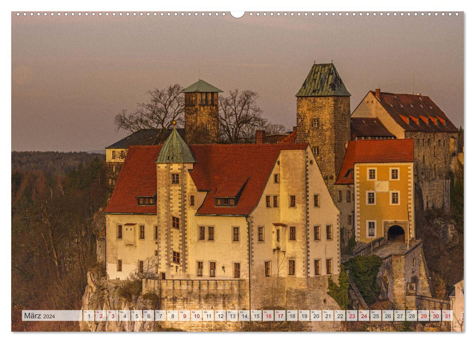 Die Burg Hohnstein im Wandel der Jahreszeiten (CALVENDO Wandkalender 2024)