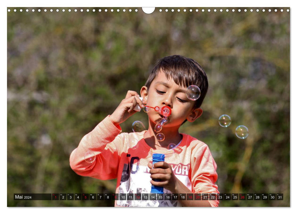 Enfants. Explorateurs du monde (Calendrier mural CALVENDO 2024) 