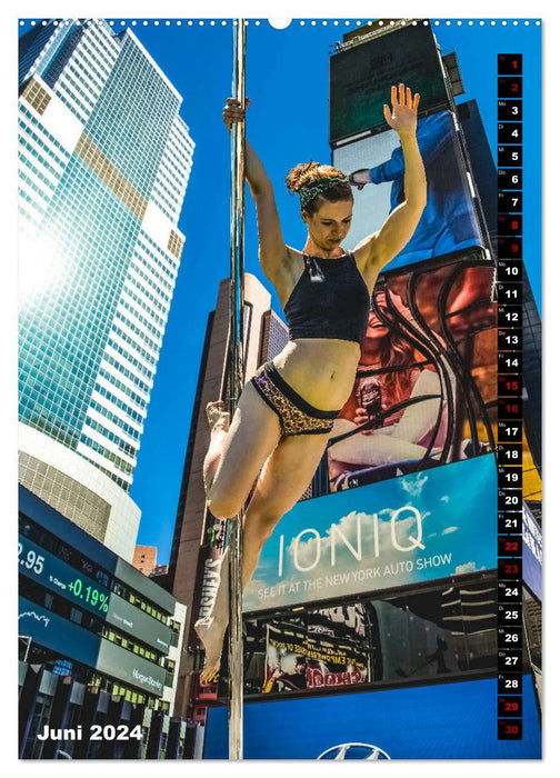 Pole dancing on New York's streets (CALVENDO wall calendar 2024) 