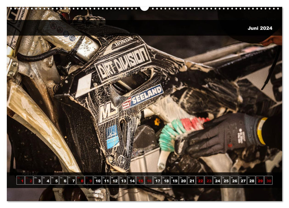 Motocross aus einer anderen Sicht (CALVENDO Wandkalender 2024)