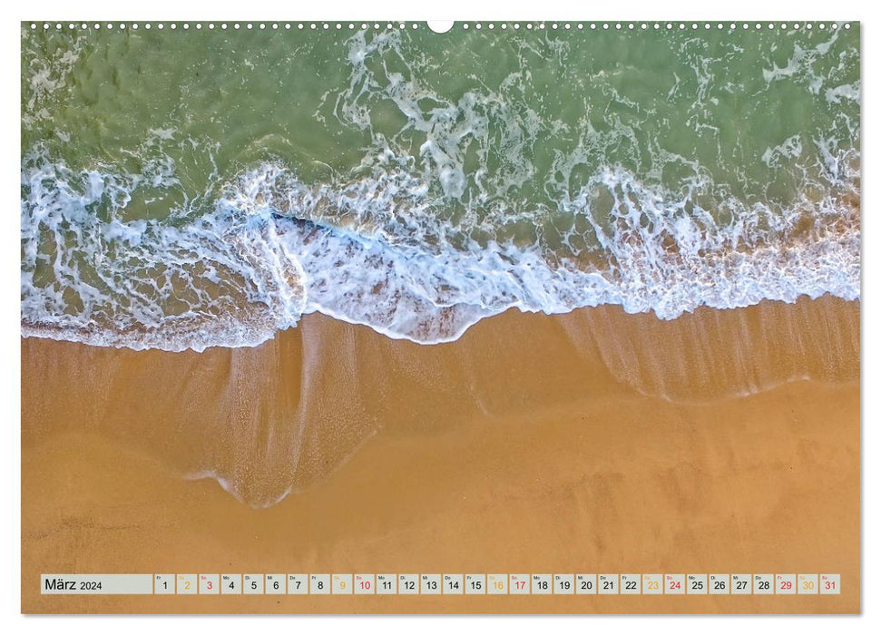 Strand im Blick der Drohne (CALVENDO Premium Wandkalender 2024)