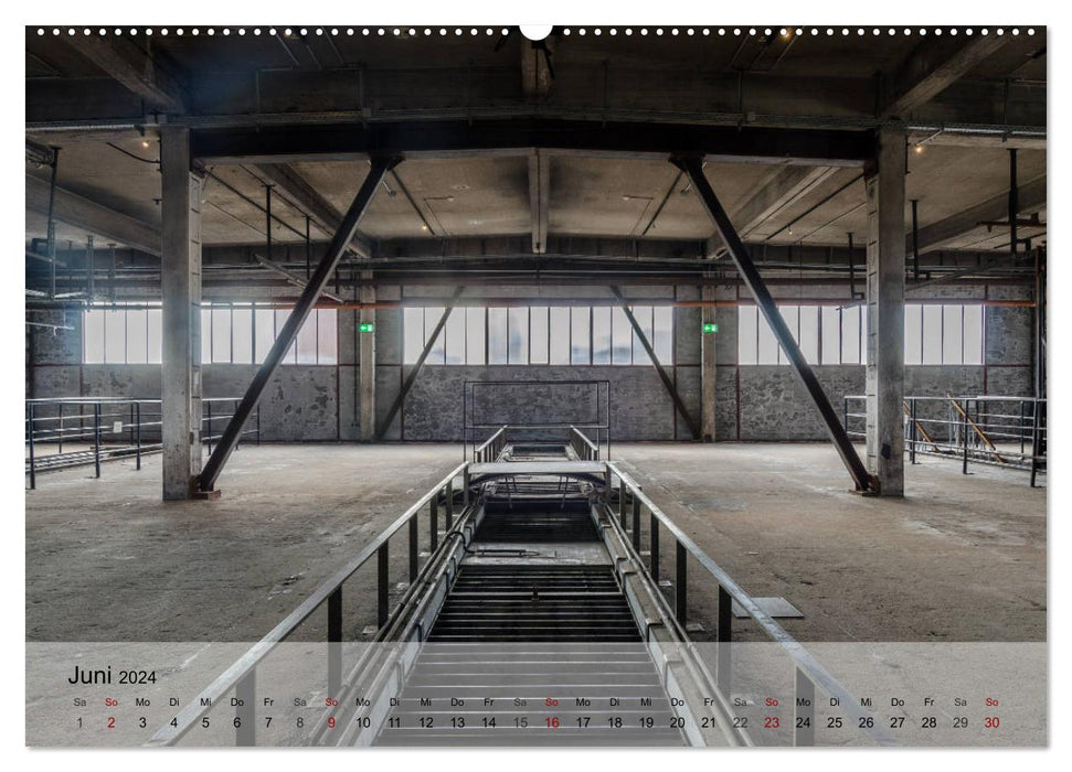 Zollverein Coal Mine and Coking Plant Essen: Industrial Architecture (CALVENDO Wall Calendar 2024) 