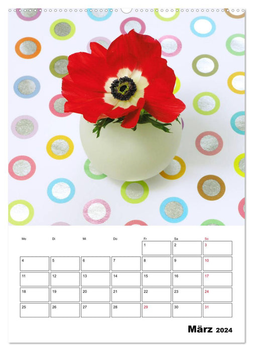 Beautifully arranged flowers in the vase (CALVENDO wall calendar 2024) 