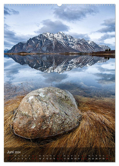 Lofoten: Fischerdörfer, Fjorde & Polarlichter (CALVENDO Wandkalender 2024)