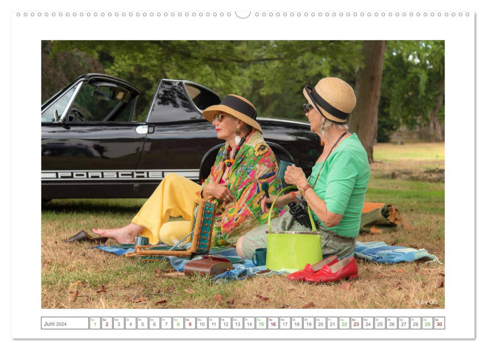 Old Cars - Good Girls (colour) (CALVENDO Premium Wandkalender 2024)