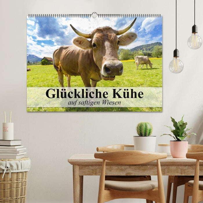 Glückliche Kühe auf saftigen Wiesen (CALVENDO Wandkalender 2024)