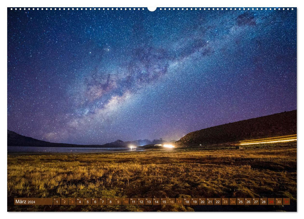 Polarlichter, Kometen, Blutmond: Nachthimmel über der Welt (CALVENDO Premium Wandkalender 2024)