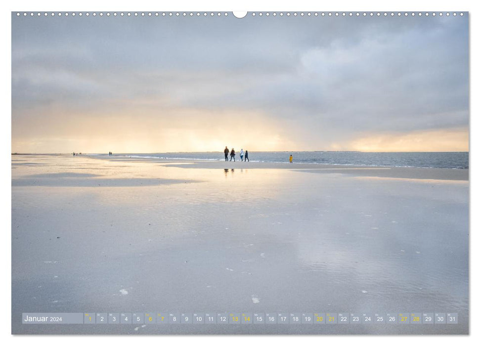 Am Strand von Langeoog (CALVENDO Premium Wandkalender 2024)