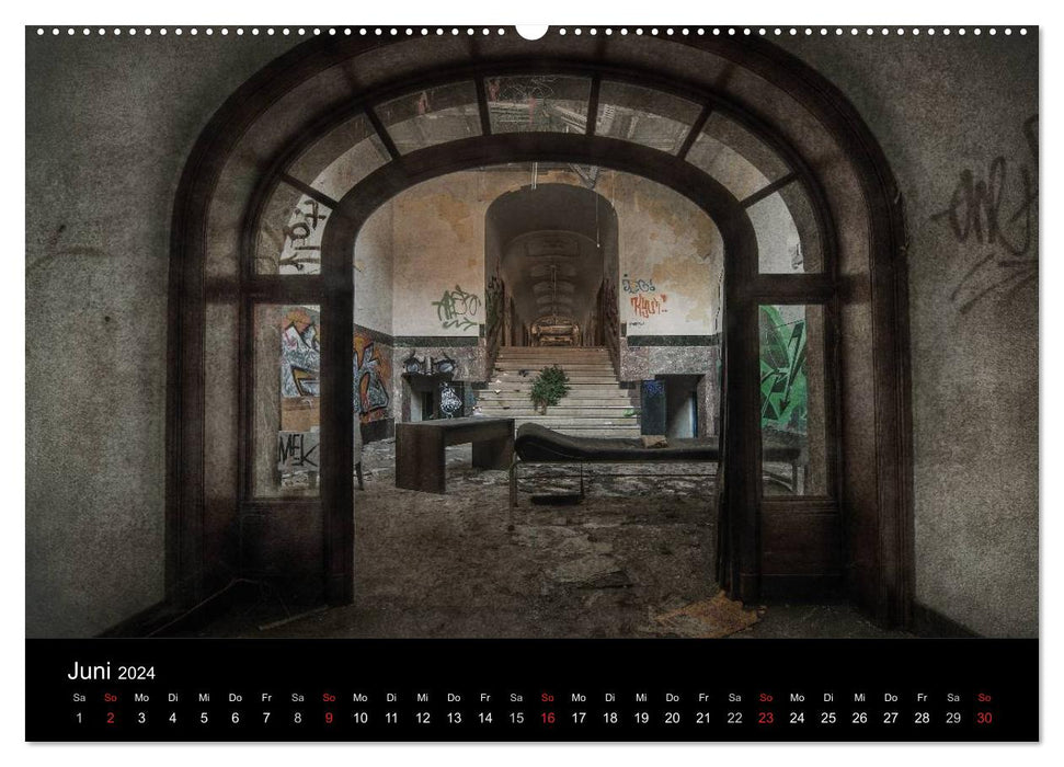 Geheimnisvolle Orte - Lost Places (CALVENDO Premium Wandkalender 2024)