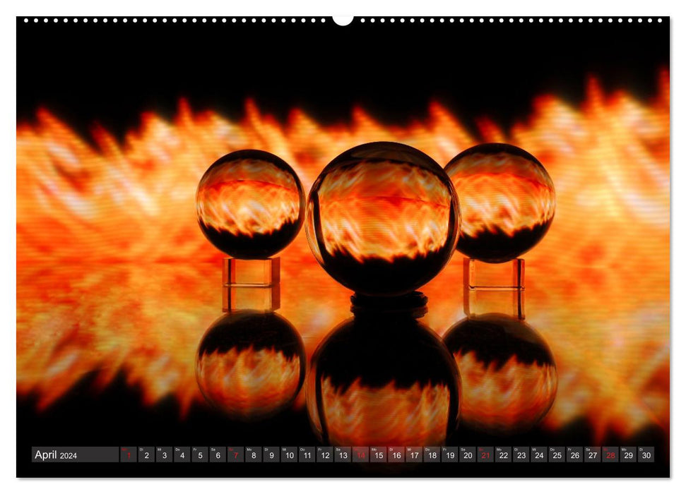 Glass balls in the light - fascinating light paintings (CALVENDO Premium Wall Calendar 2024) 