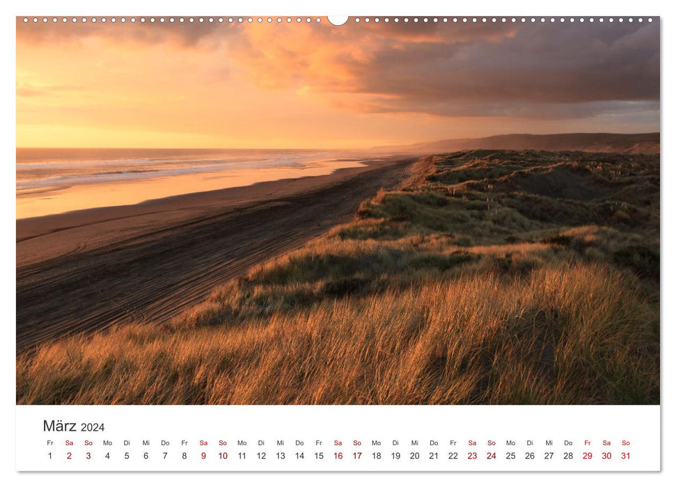 Golden hours - moments in beautiful sunlight. (CALVENDO Premium Wall Calendar 2024) 