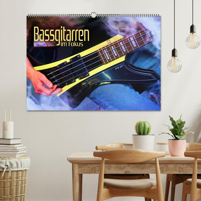 Focus sur les guitares basses (calendrier mural CALVENDO 2024) 