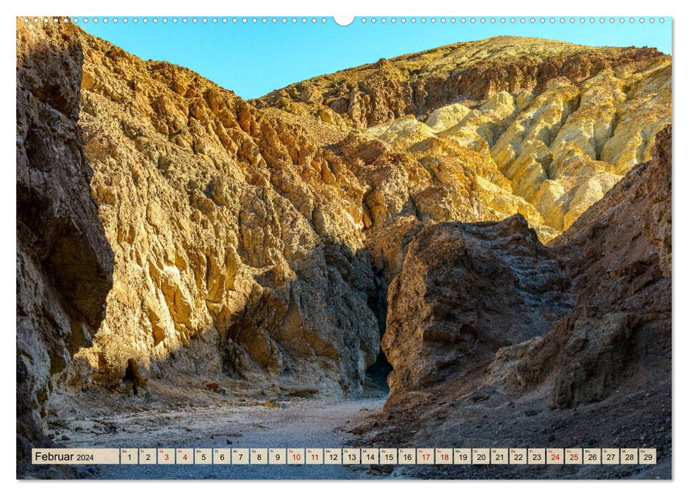 On the road in Death Valley (CALVENDO wall calendar 2024) 